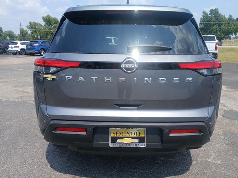 Used 2025 Nissan Pathfinder SV FWD image 4