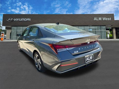 Certified 2025 Hyundai Elantra Sport FWD image 7