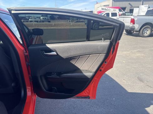 Used 2019 Dodge Charger SXT w/ Blacktop Package image 25