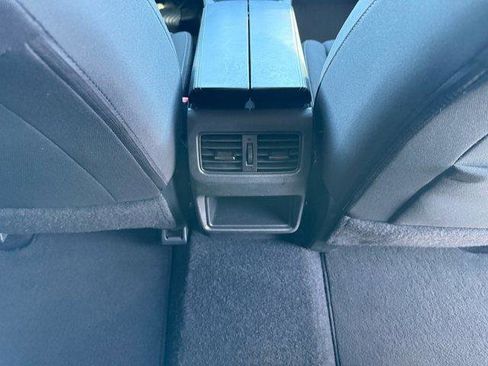 Used 2023 Nissan Rogue S image 15