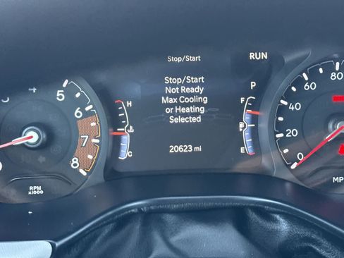 Used 2025 Jeep Compass Limited image 32