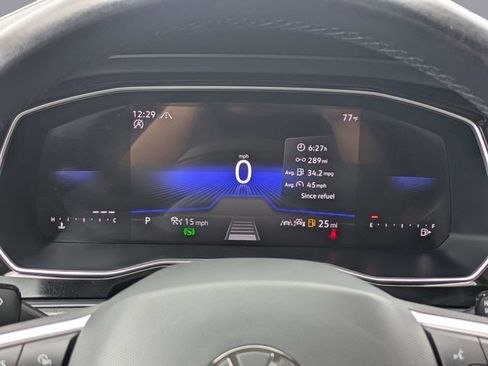 Used 2024 Volkswagen Jetta SE FWD image 28