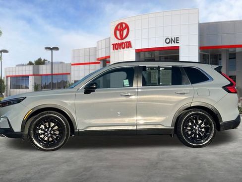 Used 2025 Honda CR-V Sport image 8