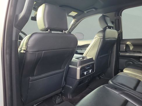 Used 2020 Ford Expedition XLT w/ Equipment Group 201A AWD/4WD image 13