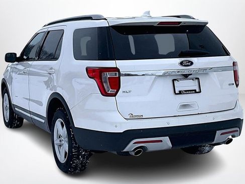 Used 2016 Ford Explorer XLT w/ Equipment Group 202A image 4