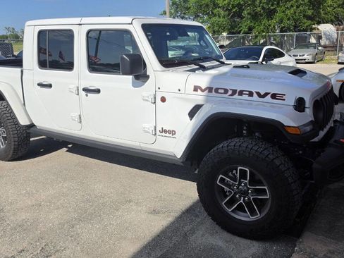Used 2025 Jeep Gladiator Mojave w/ Safety Group image 3