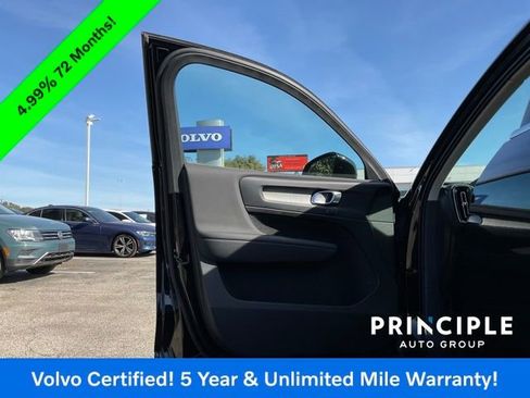 Certified 2025 Volvo XC40 B5 Core image 14