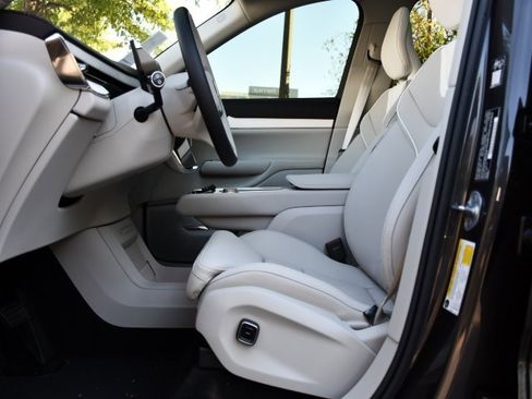 New 2025 Volvo EX90 Ultra image 12