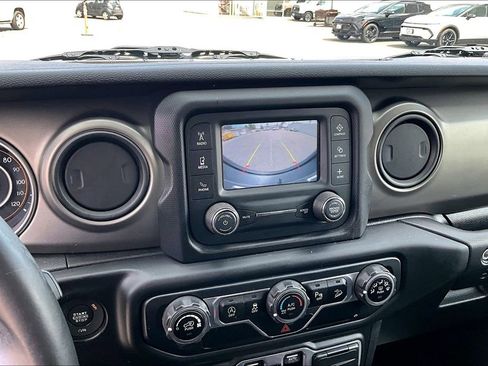 Used 2018 Jeep Wrangler Unlimited Sport S AWD/4WD image 10