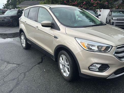 Used 2017 Ford Escape SE FWD image 5