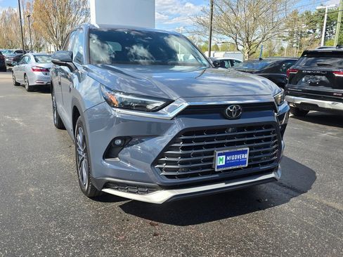Used 2024 Toyota Grand Highlander AWD Hybrid image 9