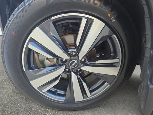 Used 2023 Nissan Rogue Platinum w/ Platinum Premium Package FWD image 32