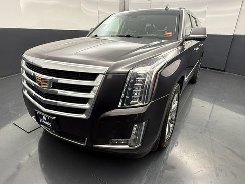 Used 2016 Cadillac Escalade ESV Premium AWD/4WD image 3