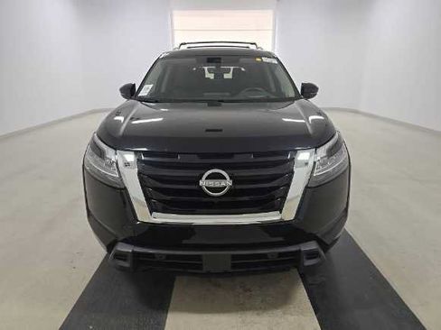 Used 2024 Nissan Pathfinder Platinum w/ Cargo Package AWD/4WD image 2