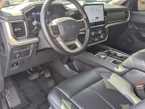 Certified 2022 Ford Expedition XLT image 11