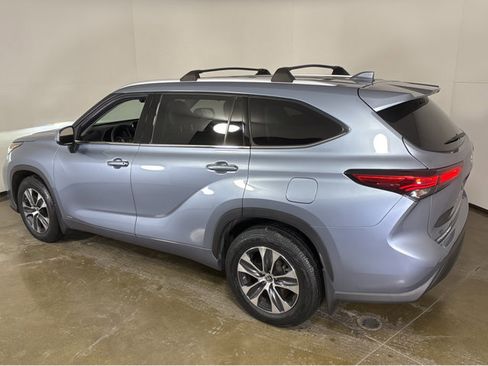 Used 2022 Toyota Highlander XLE image 18