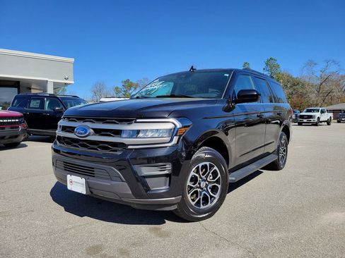 Used 2024 Ford Expedition XLT image 1