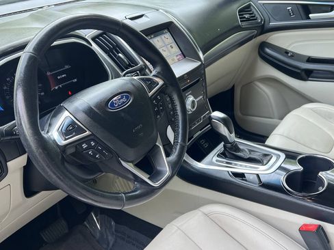 Used 2018 Ford Edge Titanium w/ Ford Safe & Smart Package FWD image 12