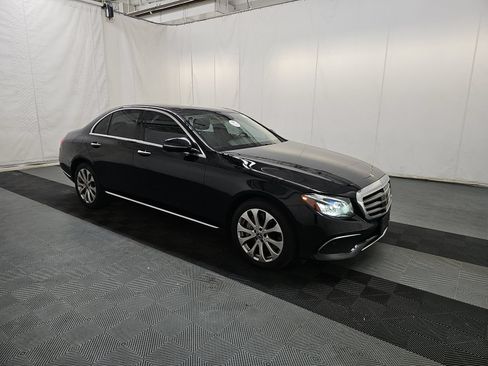 Used 2019 Mercedes-Benz E 450 4MATIC Sedan image 2