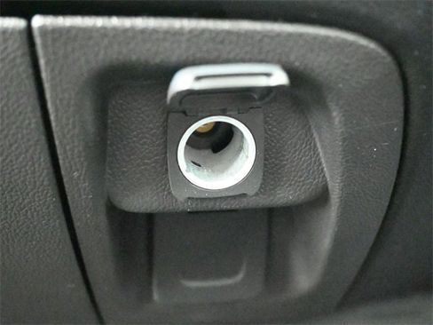 Used 2018 Chevrolet Silverado 1500 LT w/ Texas Edition image 4