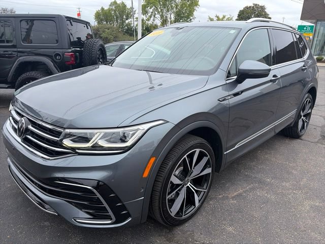 Used 2023 Volkswagen Tiguan SEL R-Line AWD/4WD image 1