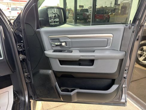 Used 2020 RAM 1500 Classic SLT image 11
