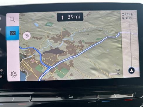 Used 2023 Volkswagen ID.4 Pro image 16