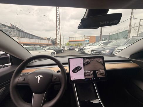 Used 2020 Tesla Model 3 Standard Range Plus RWD image 24