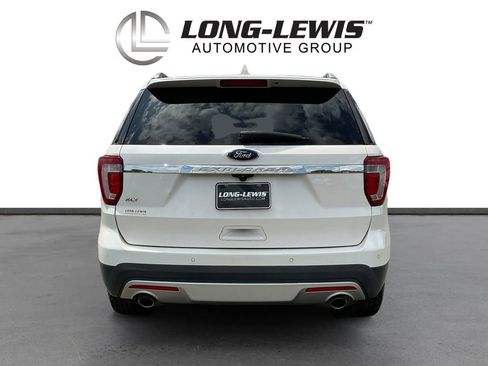 Used 2017 Ford Explorer XLT FWD image 5