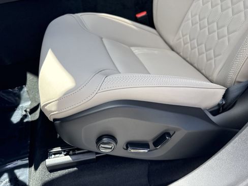 New 2026 Volvo XC90 B6 Core w/ Protection Package image 11