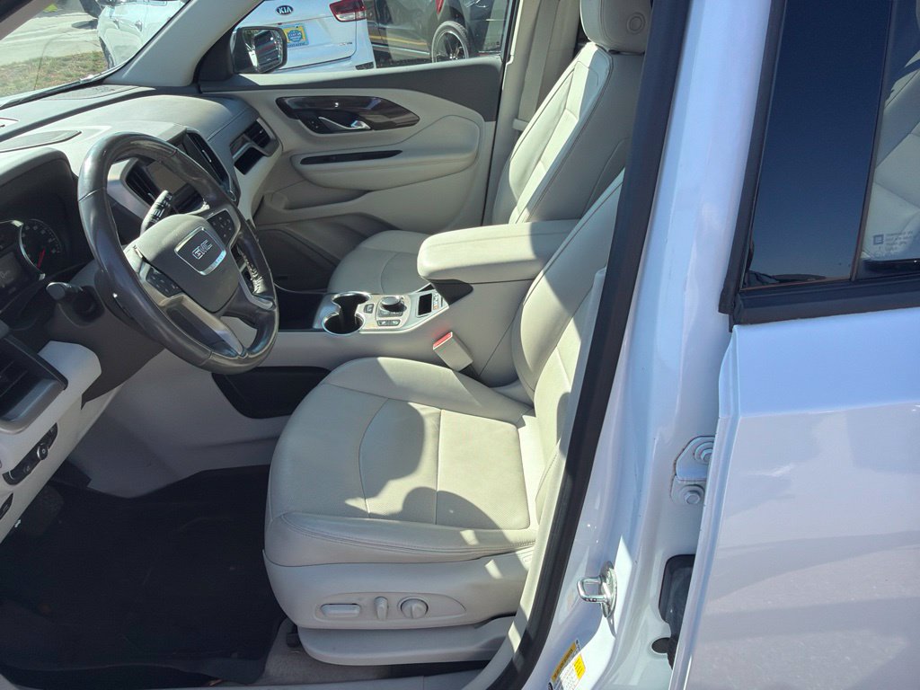 Used 2020 GMC Terrain Denali w/ Denali Premium Package AWD/4WD image 10