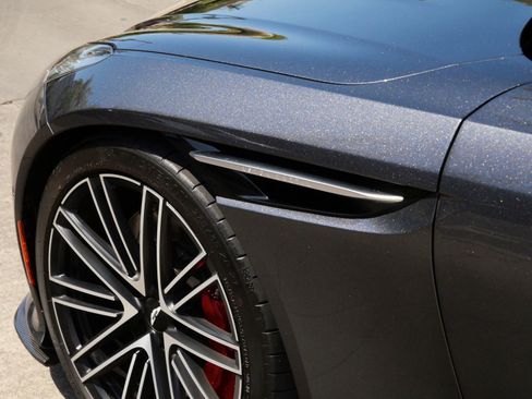 Used 2024 Aston Martin DB12 Coupe RWD image 9