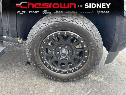 Used 2022 Chevrolet Colorado LT w/ LT Convenience Package AWD/4WD image 12