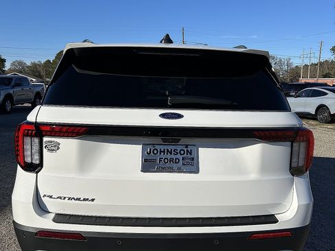 New 2026 Ford Explorer Platinum RWD image 4
