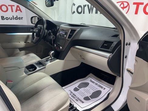 Used 2010 Subaru Outback 2.5i Premium image 14