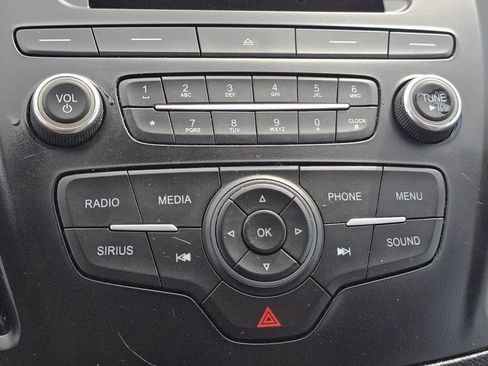 Used 2017 Ford C-MAX Energi SE FWD image 31