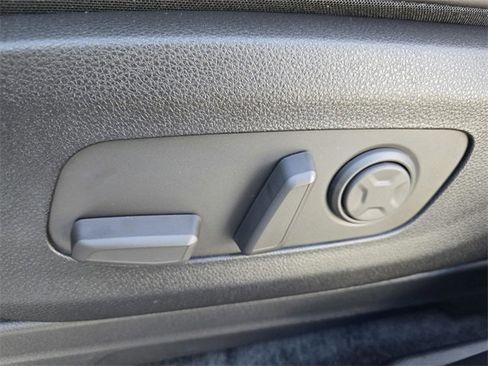 New 2026 Kia Carnival EX image 23