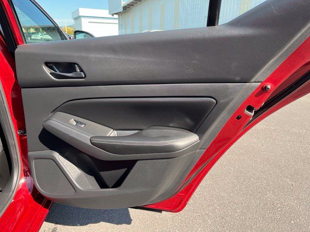 Used 2024 Nissan Altima 2.5 SV FWD image 17