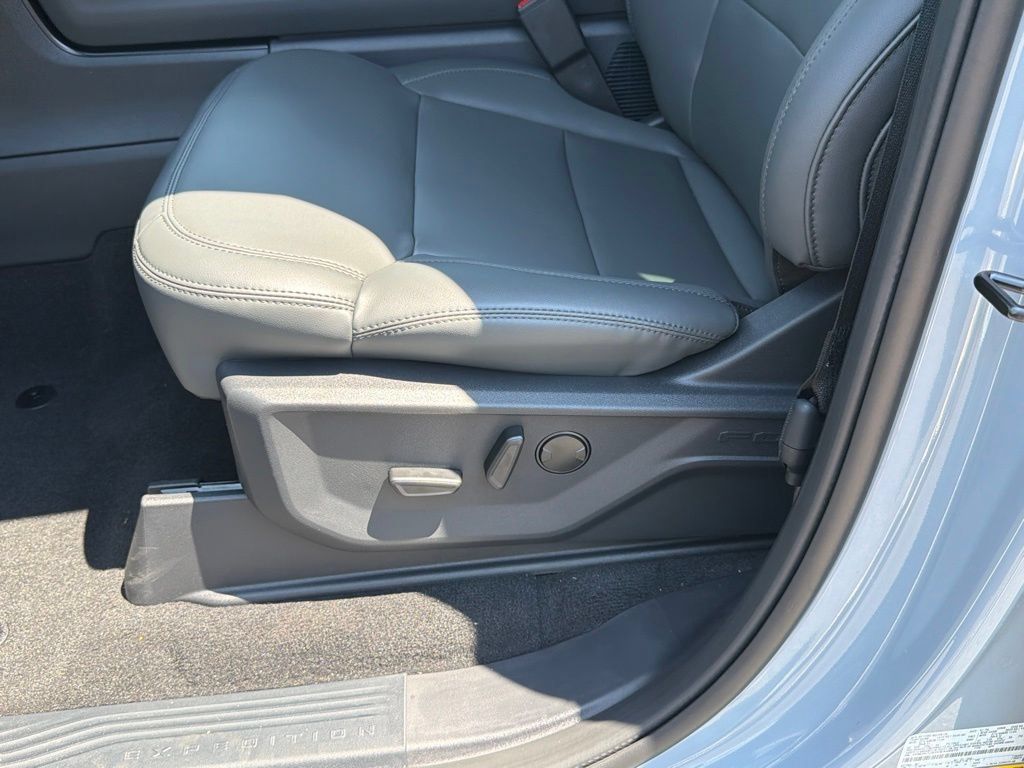 New 2027 Ford Expedition Max Active AWD/4WD image 8