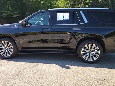 Used 2025 Chevrolet Tahoe High Country AWD/4WD image 12