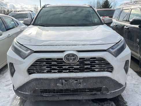 Used 2025 Toyota RAV4 XLE image 2