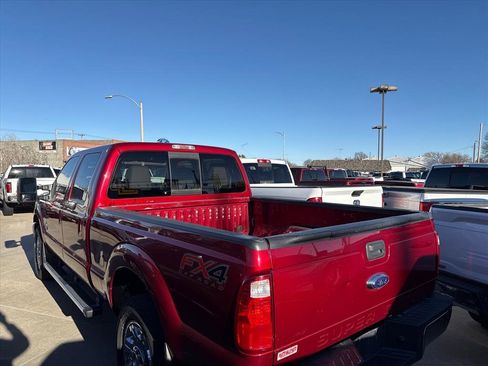 Used 2016 Ford F250 Lariat w/ Lariat Ultimate Package image 4