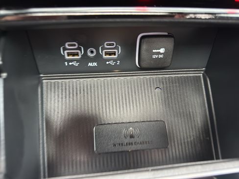 Used 2025 Jeep Grand Cherokee Altitude AWD/4WD image 19