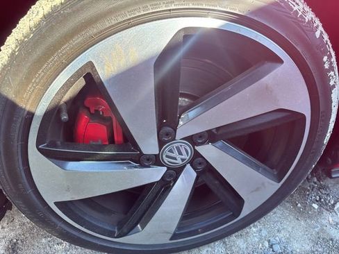 Used 2020 Volkswagen Golf 4-Door FWD image 3