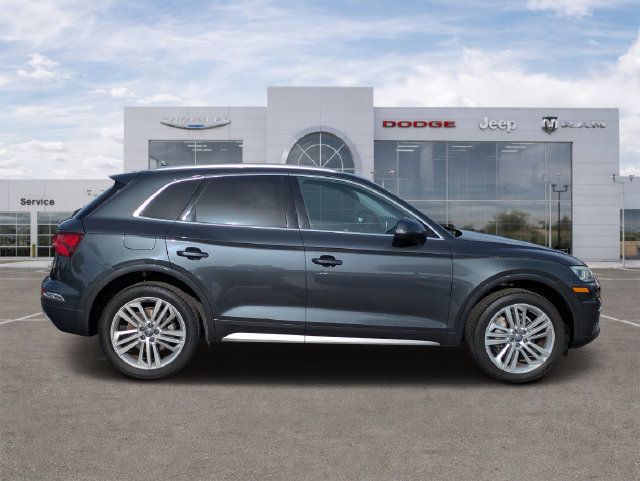 Used 2018 Audi Q5 2.0T Premium Plus w/ Premium Plus Package AWD/4WD image 2