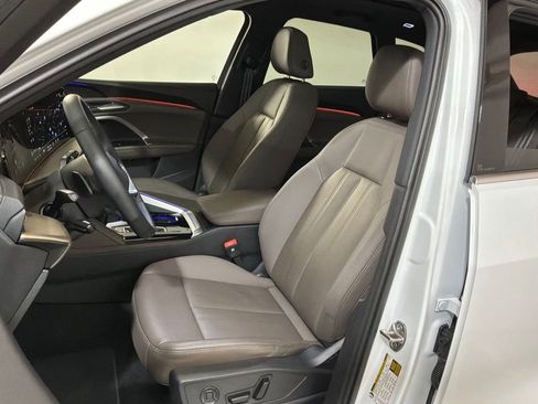 Certified 2025 Audi Q5 Premium w/ Convenience Package image 5