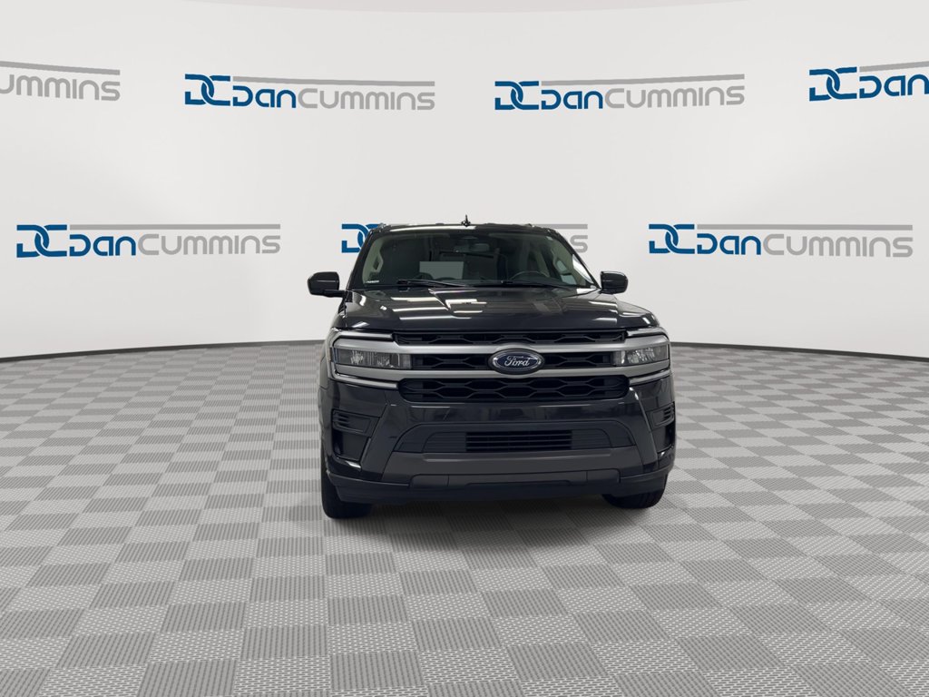 Used 2024 Ford Expedition Max XLT AWD/4WD image 3