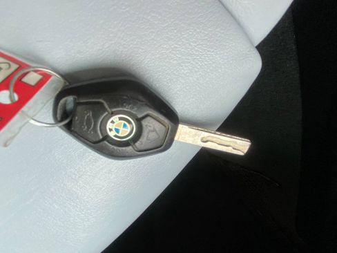 Used 2005 BMW Z4 2.5i RWD image 17