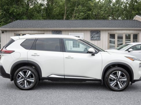 Used 2023 Nissan Rogue SL w/ SL Premium Package AWD/4WD image 12