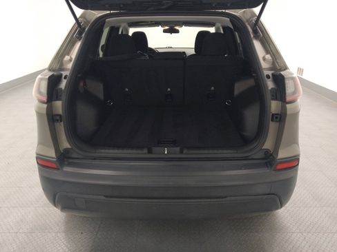 Used 2019 Jeep Cherokee Latitude w/ Popular Appearance Group FWD image 29